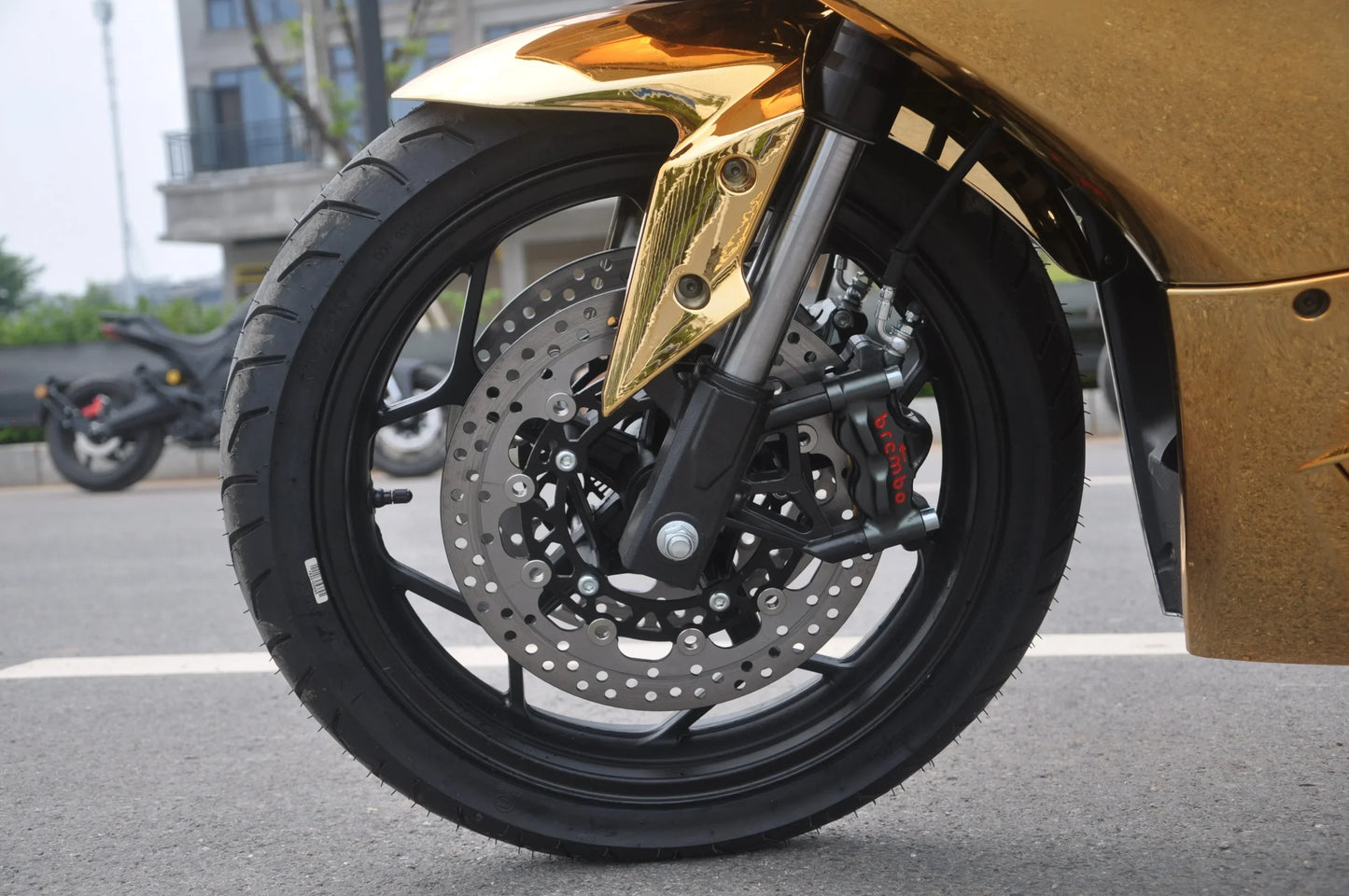 8000W central motor for electric bicycles and motorcycles with a range of 250km