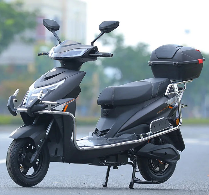 2023 Hot Sale Vintage Electric Motorcycle 1000W 60V Fast Moped Scooter With Pedal