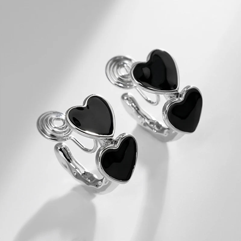 Retro Black Enamel Heart Shaped Hoop Mosquito Coil Clip on Earrings Without Ear Hole Punk Cold Wind Temperament Ear Clip Jewelry