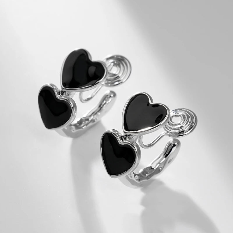Retro Black Enamel Heart Shaped Hoop Mosquito Coil Clip on Earrings Without Ear Hole Punk Cold Wind Temperament Ear Clip Jewelry