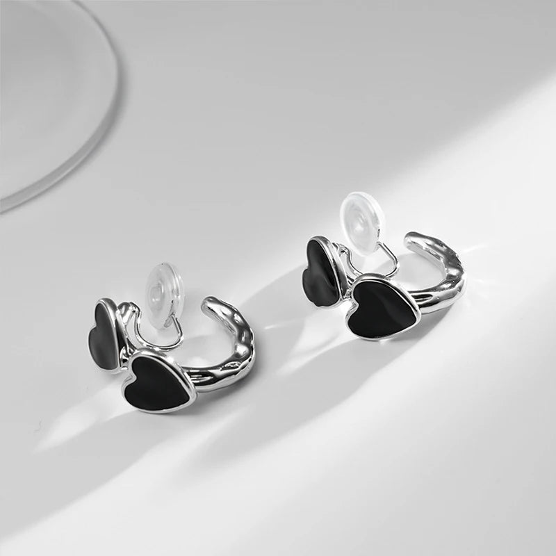 Retro Black Enamel Heart Shaped Hoop Mosquito Coil Clip on Earrings Without Ear Hole Punk Cold Wind Temperament Ear Clip Jewelry