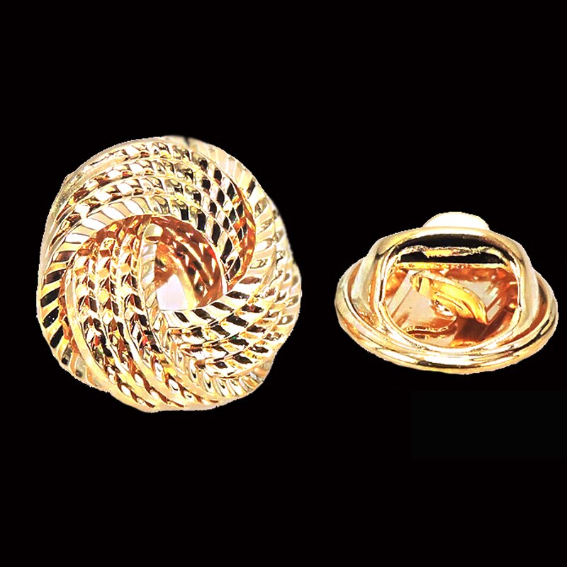 New brass enamel spray paint exquisite Brooch fashion men and women Lapel Pin clothing backpack accessories Badge